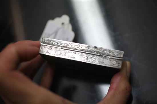 A 19th century Chinese silver filigree work snuff box, 3in.